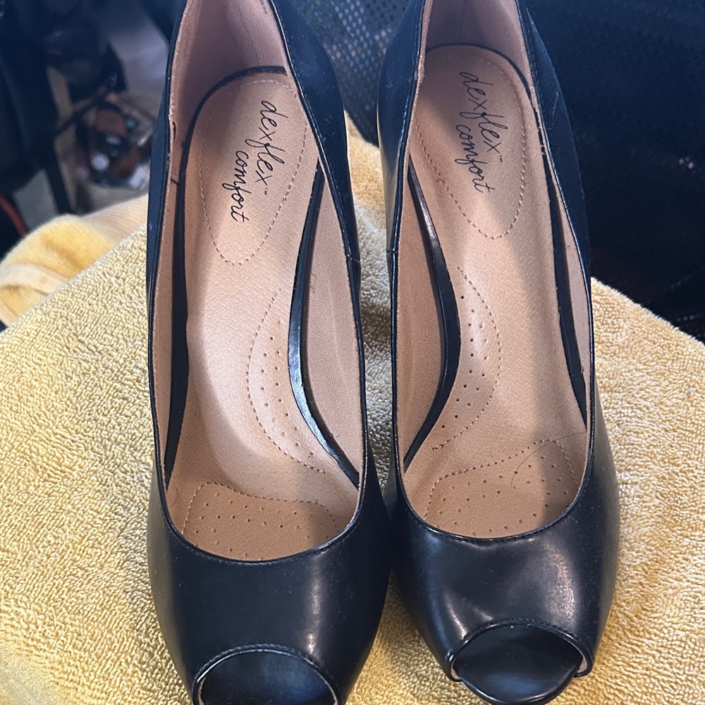 Dexflex Comfort Black Peep Toe Heels